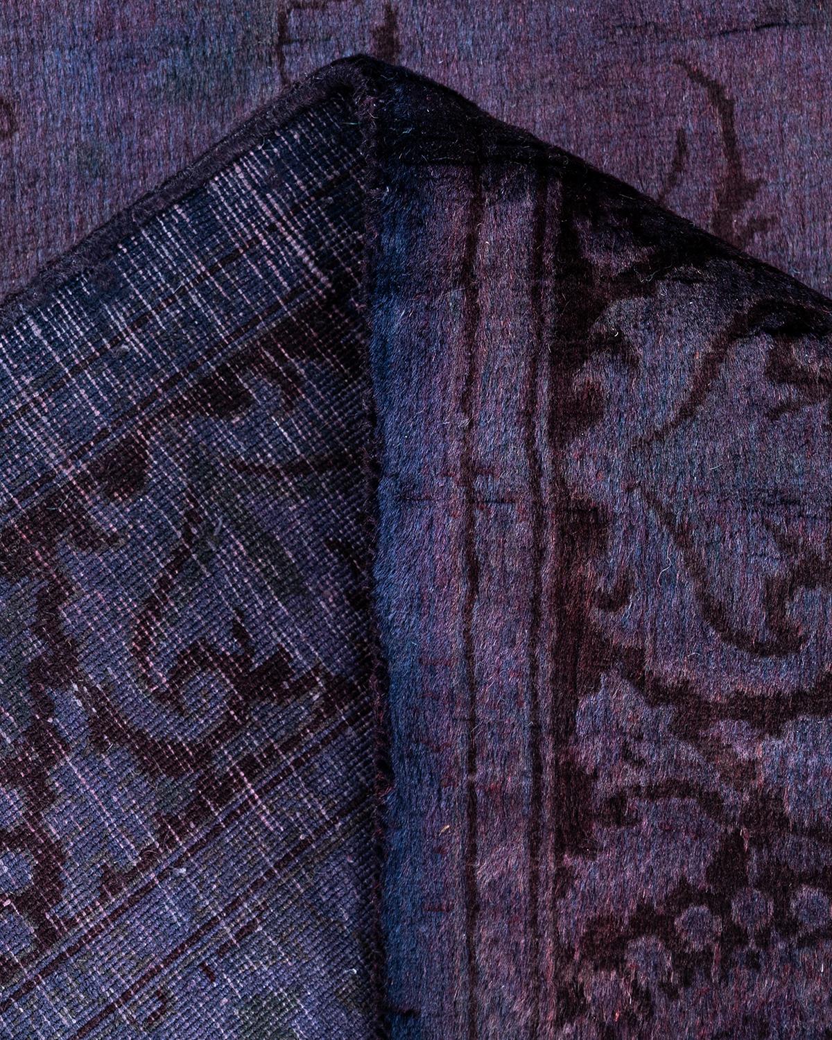 Contemporary Overdyed Hand Knotted Wool Purple Area Rug (Wolle) im Angebot