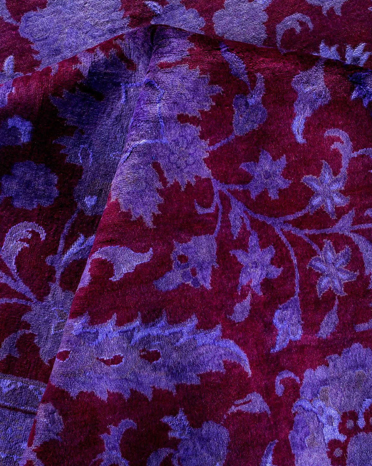 Alfombra de lana teñida a mano contemporánea violeta en venta 1