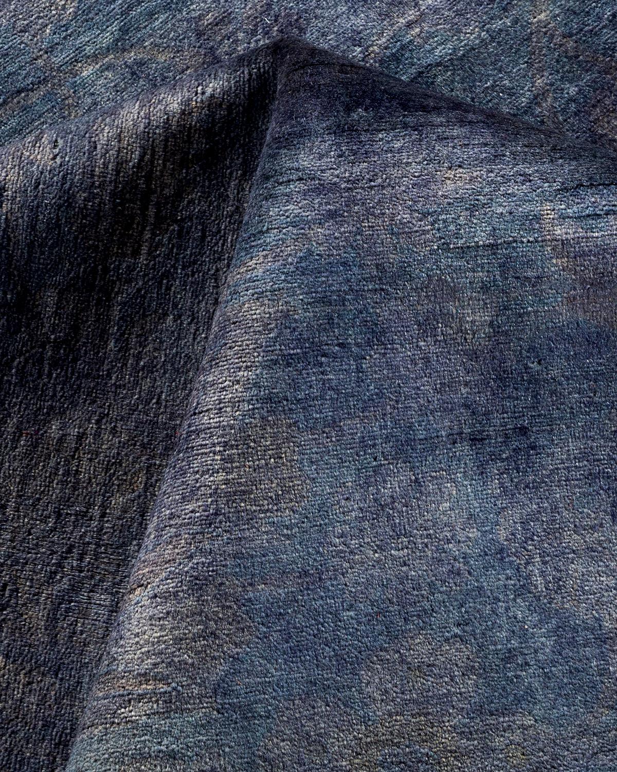 Alfombra de lana teñida a mano contemporánea violeta en venta 1