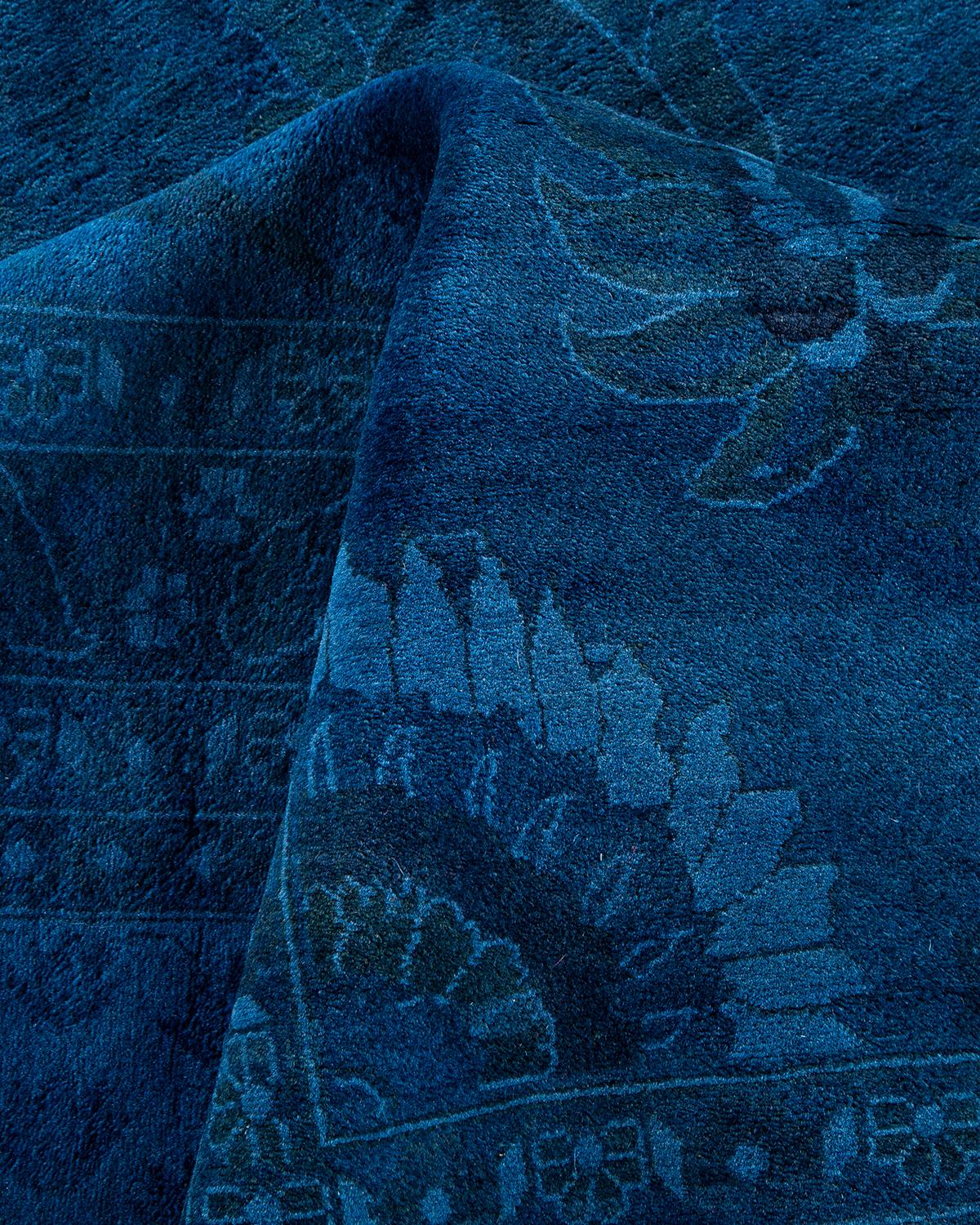 Contemporary Overdyed Hand Knotted Wool Purple Area Rugs (Tappeto di lana viola sovratinto) in vendita 1