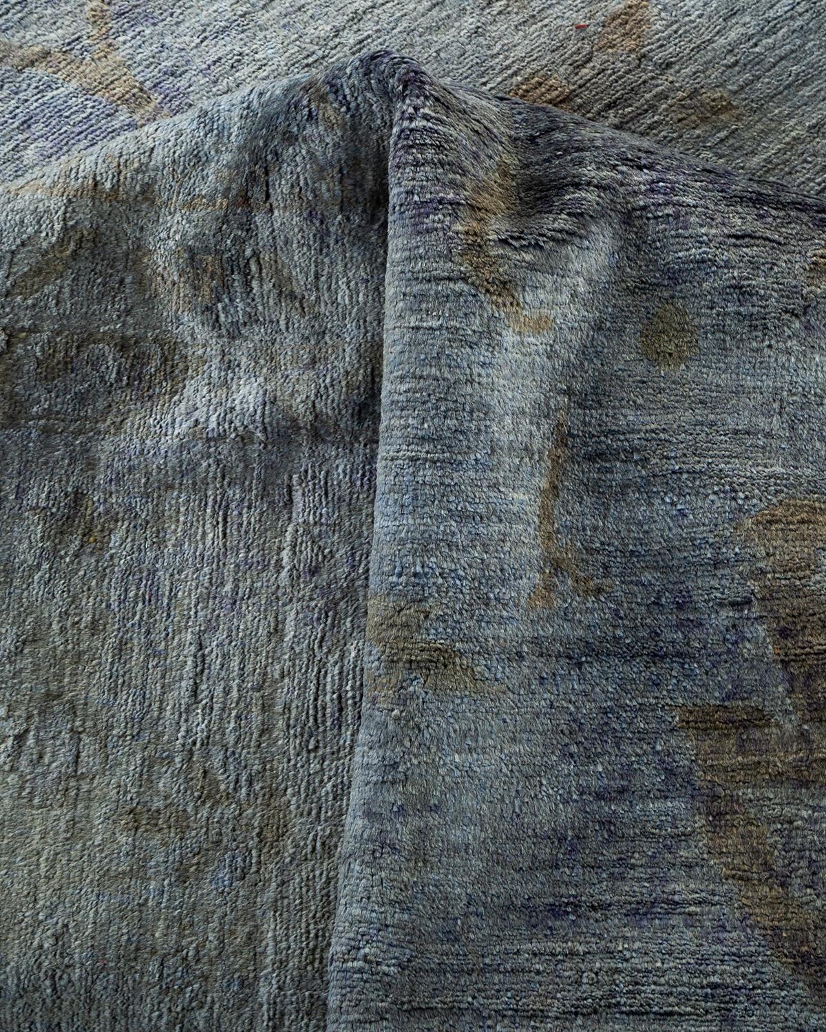 Alfombra de lana teñida a mano contemporánea violeta en venta 1