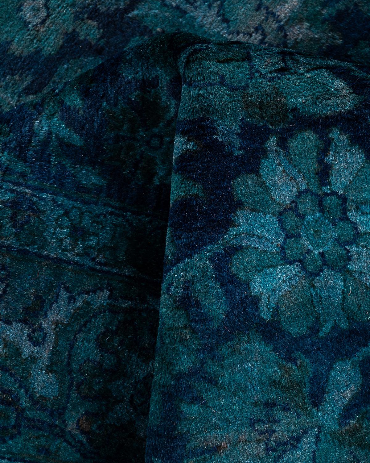 Contemporary Overdyed Hand Knotted Wool Purple Area Rugs (Tappeto di lana viola sovratinto) in vendita 1