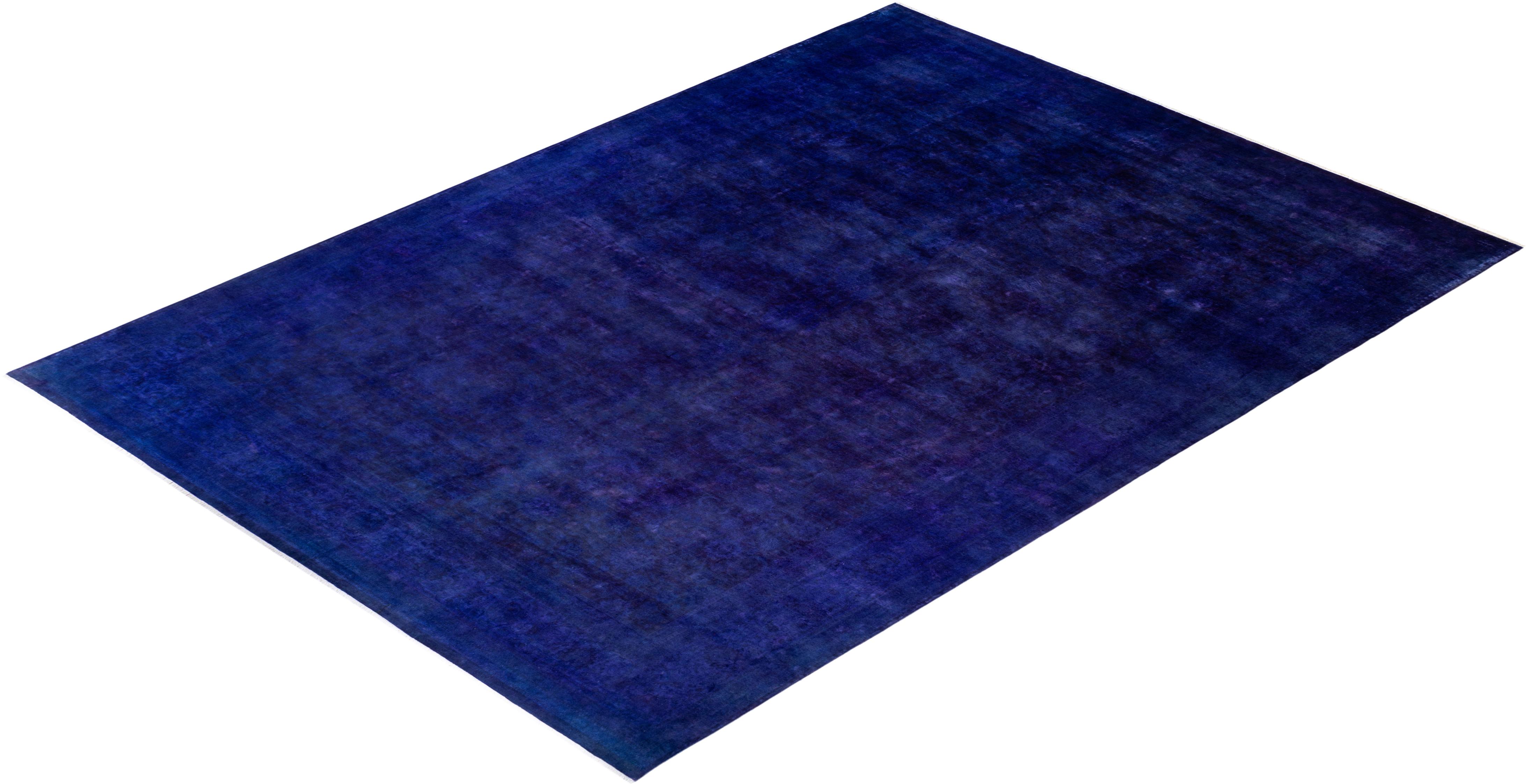 Contemporary Overdyed Hand Knotted Wool Purple Area Rugs (Tappeto di lana viola sovratinto) in vendita 2