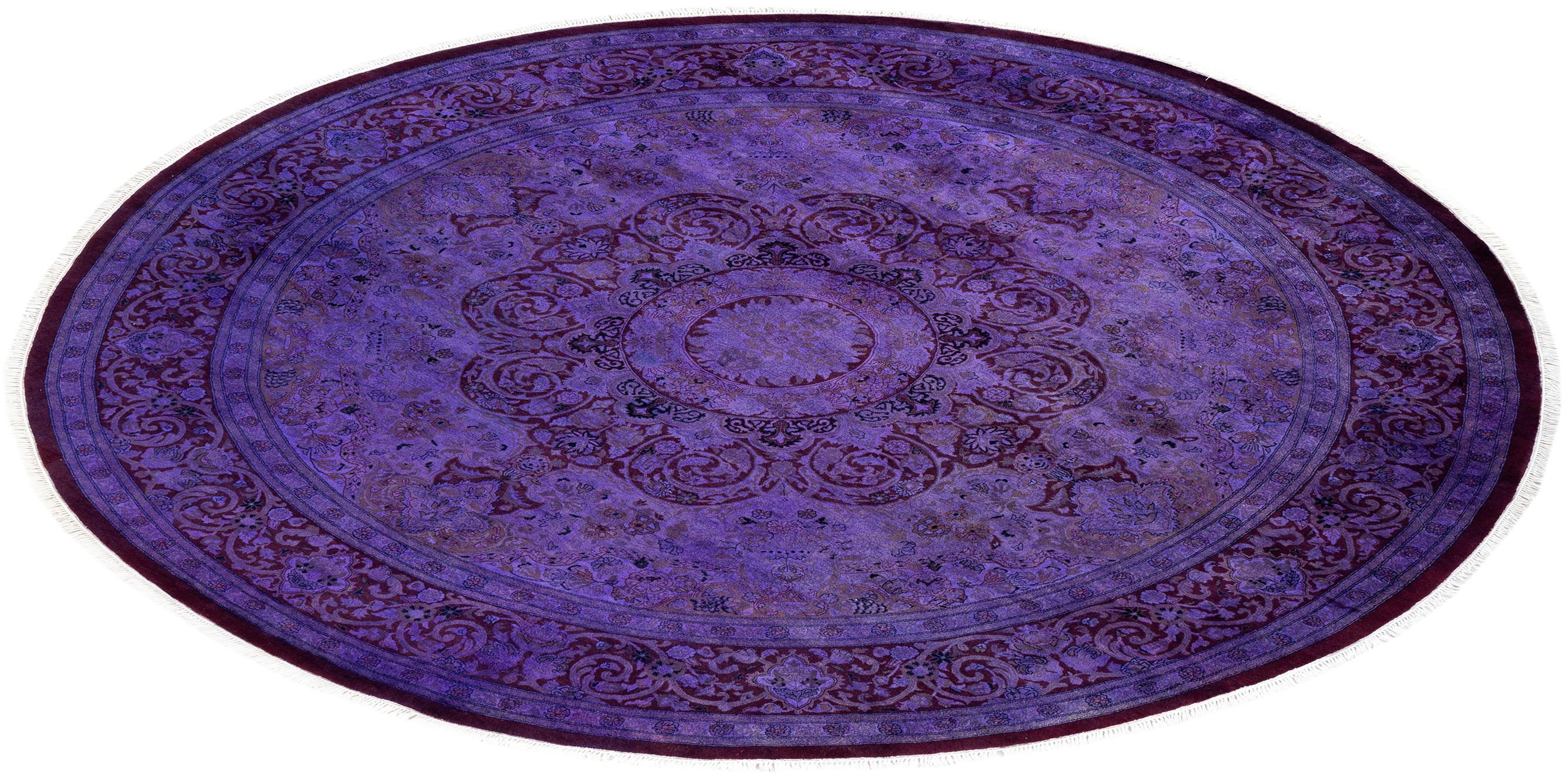 Contemporary Overdyed Hand Knotted Wool Purple Round Area Rug im Angebot 2