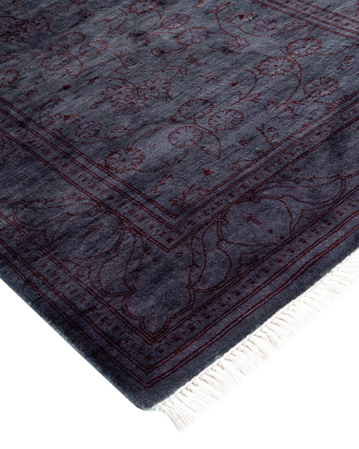 I tappeti Vibrance rappresentano il classico con un tocco di classe: motivi tradizionali sovratinti con colori brillanti. Ogni tappeto annodato a mano viene lavato con una tintura botanica naturale al 100% che rivela le sfumature nascoste nei