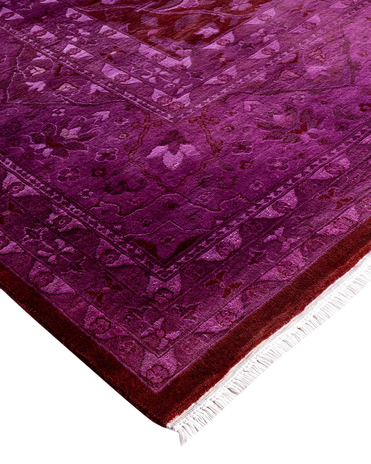 Vibrance-Teppiche sind der Inbegriff von Klassik mit Pfiff: traditionelle Muster in leuchtenden Farben gefärbt. Jeder handgeknüpfte Teppich wird mit einem 100 % natürlichen botanischen Farbstoff gewaschen, der verborgene Nuancen in den Mustern