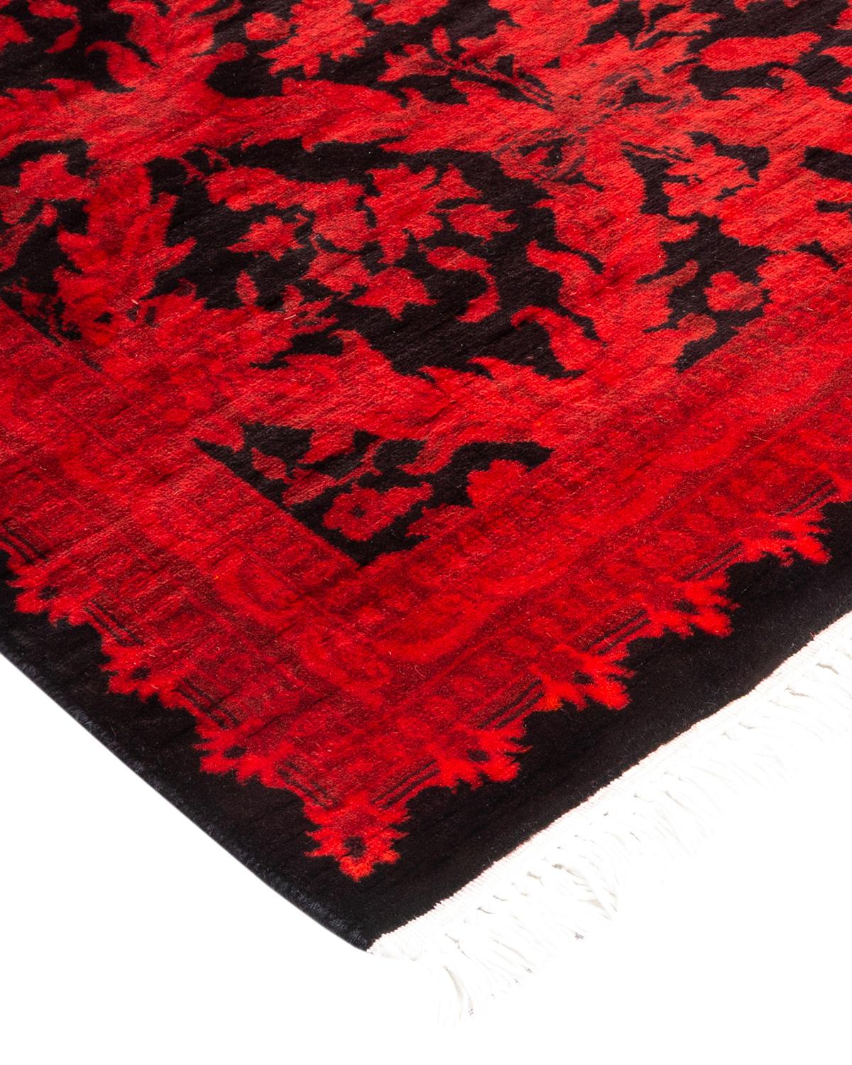 I tappeti Vibrance rappresentano il classico con un tocco di classe: motivi tradizionali sovratinti con colori brillanti. Ogni tappeto annodato a mano viene lavato con una tintura botanica naturale al 100% che rivela le sfumature nascoste nei