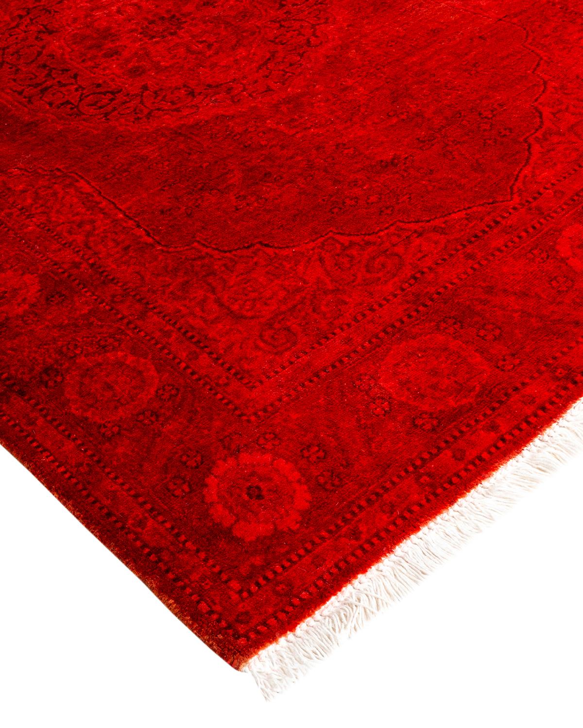 I tappeti Vibrance rappresentano il classico con un tocco di classe: motivi tradizionali sovratinti con colori brillanti. Ogni tappeto annodato a mano viene lavato con una tintura botanica naturale al 100% che rivela le sfumature nascoste nei