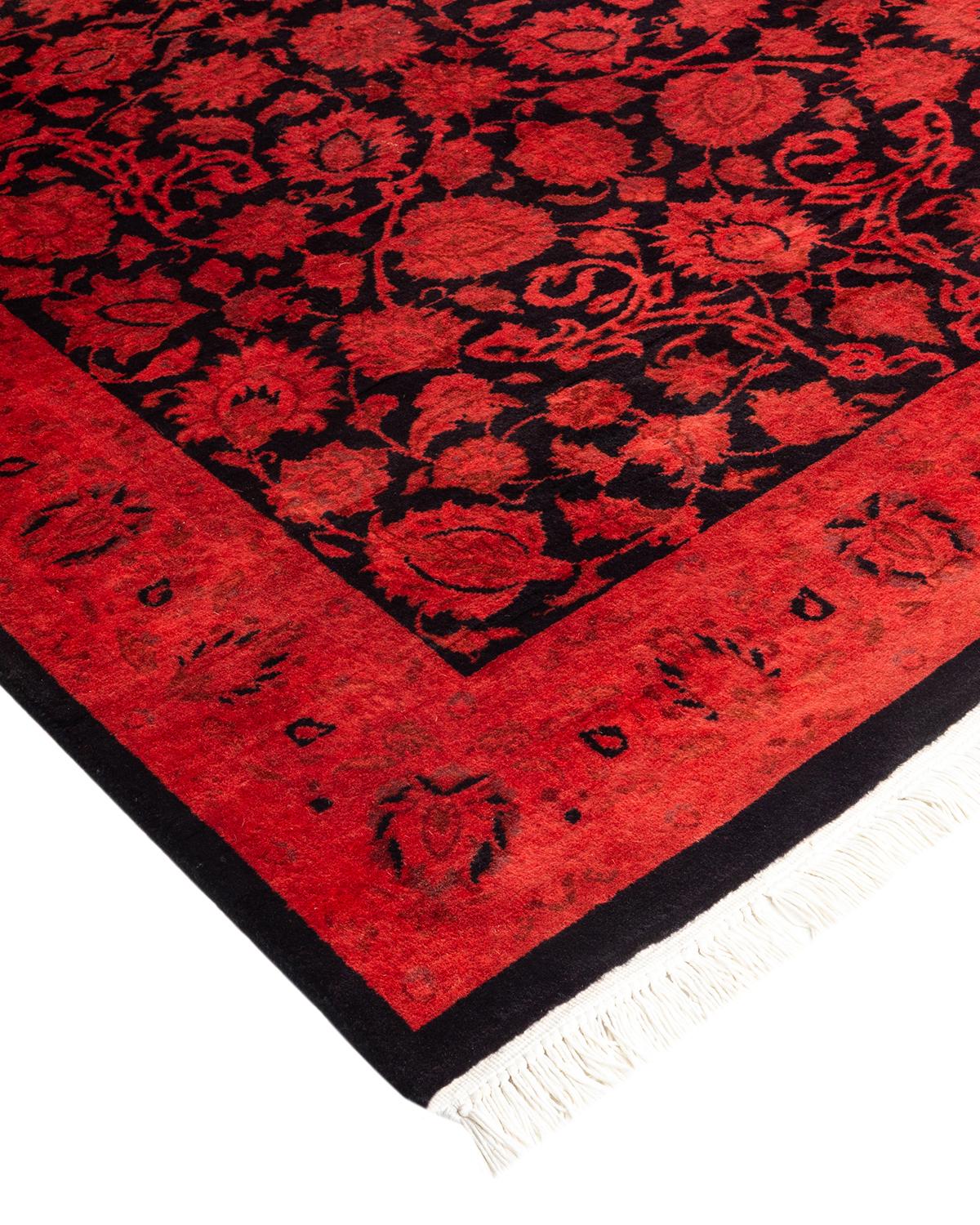 Vibrance-Teppiche sind der Inbegriff von Klassik mit Pfiff: traditionelle Muster in leuchtenden Farben gefärbt. Jeder handgeknüpfte Teppich wird mit einem 100% natürlichen botanischen Farbstoff gewaschen, der verborgene Nuancen in den Mustern