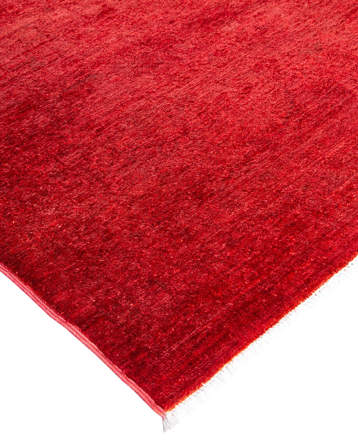 Las alfombras Vibrance son la personificación de lo clásico con un toque especial: motivos tradicionales teñidos de colores brillantes. Cada alfombra anudada a mano se lava con un tinte botánico 100% natural que revela matices ocultos en los