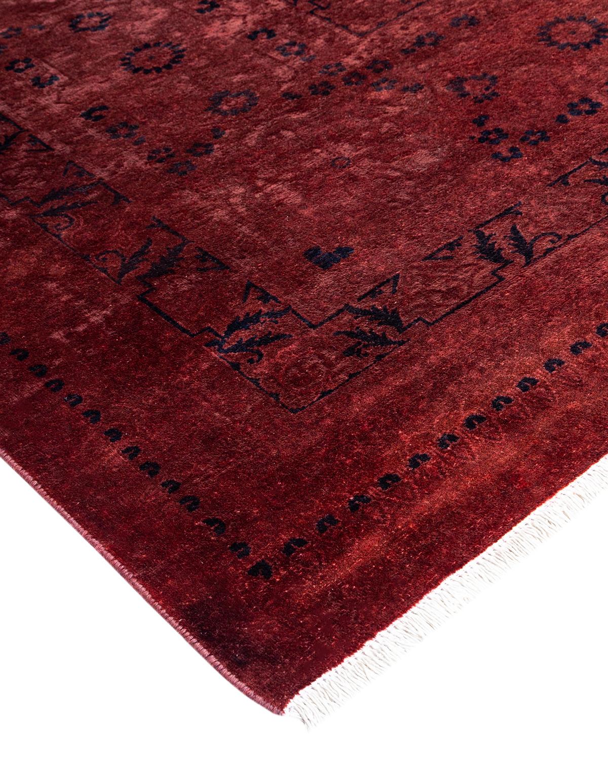 Les tapis Vibrance incarnent le classique avec une touche d'originalité : des motifs traditionnels surteints dans des couleurs éclatantes. Chaque tapis noué à la main est lavé dans une teinture botanique 100 % naturelle qui révèle les nuances