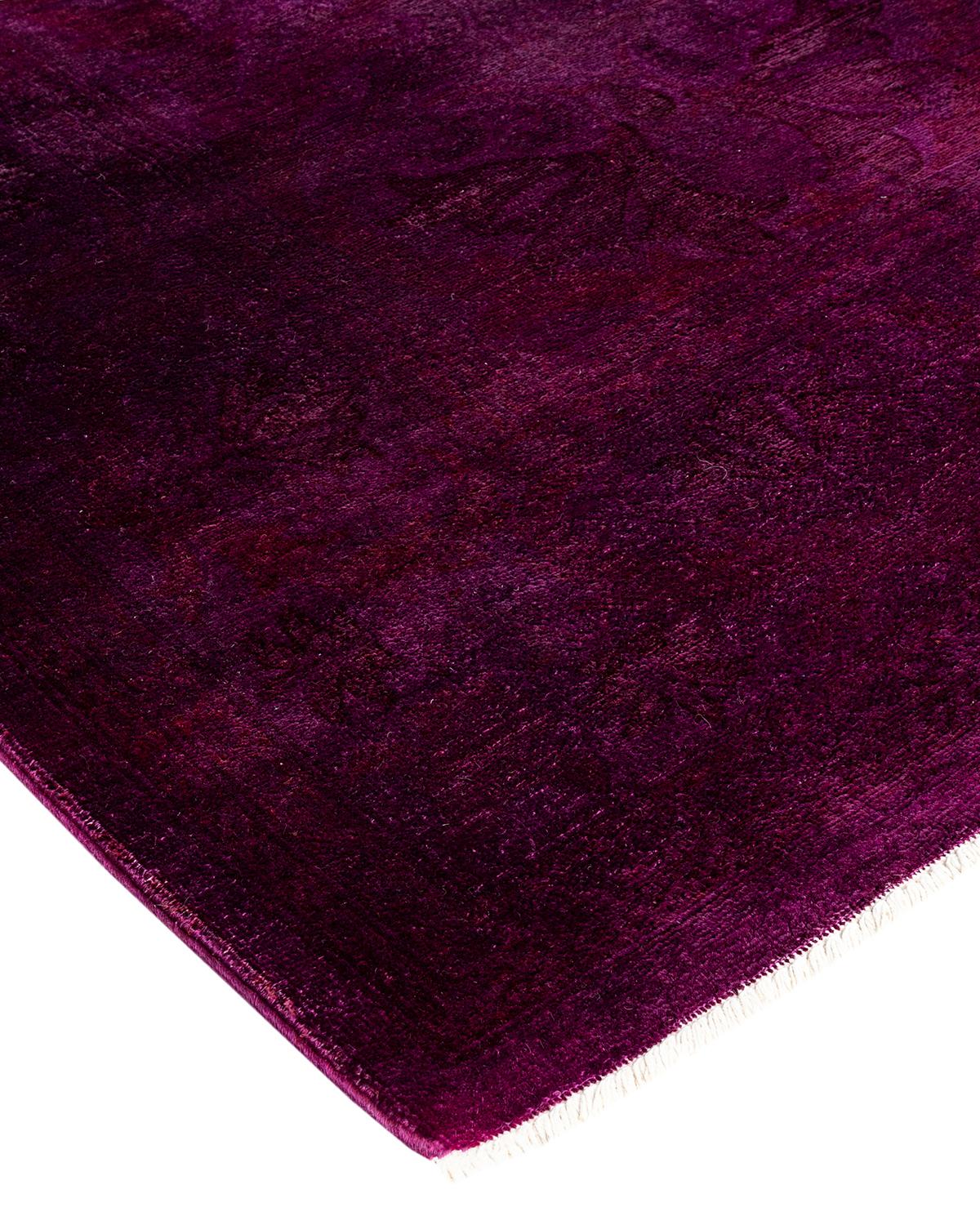 Vibrance-Teppiche sind der Inbegriff von Klassik mit Pfiff: traditionelle Muster in leuchtenden Farben gefärbt. Jeder handgeknüpfte Teppich wird mit einem 100 % natürlichen botanischen Farbstoff gewaschen, der verborgene Nuancen in den Mustern