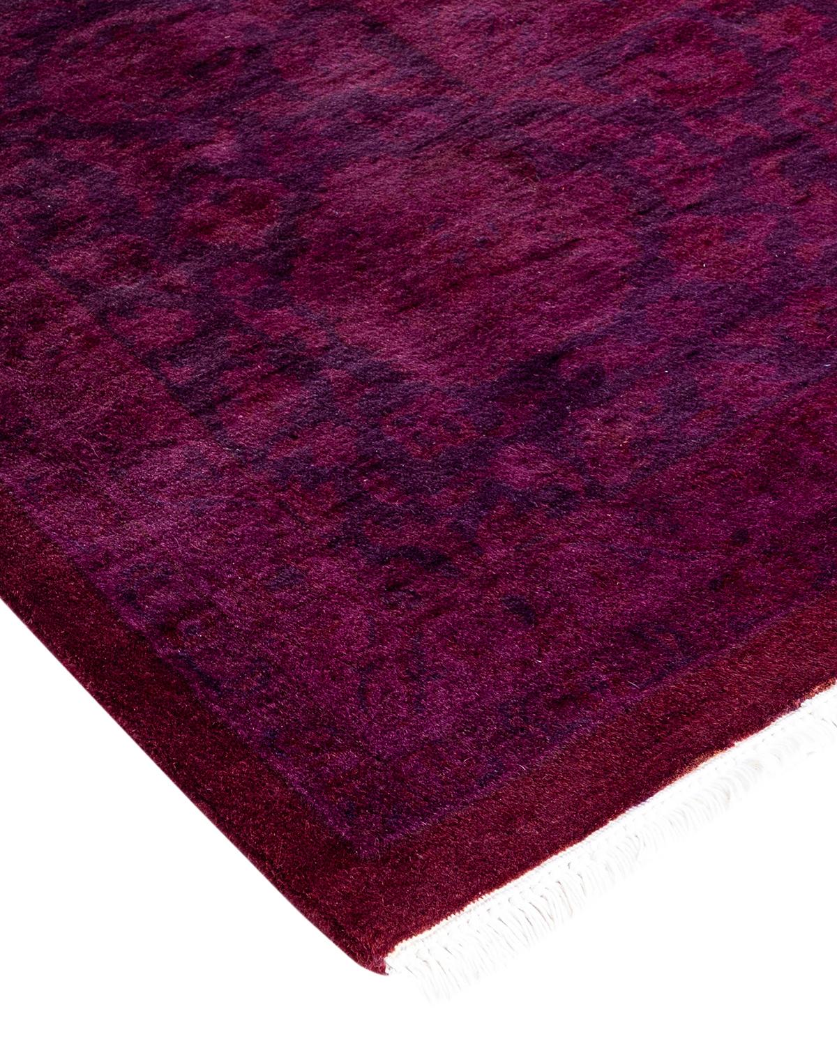 Vibrance-Teppiche sind der Inbegriff von Klassik mit Pfiff: traditionelle Muster in leuchtenden Farben gefärbt. Jeder handgeknüpfte Teppich wird mit einem 100 % natürlichen botanischen Farbstoff gewaschen, der verborgene Nuancen in den Mustern
