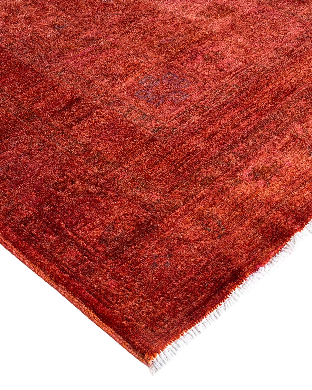 I tappeti Vibrance rappresentano il classico con un tocco di classe: motivi tradizionali sovratinti con colori brillanti. Ogni tappeto annodato a mano viene lavato con una tintura botanica 100% naturale che rivela le sfumature nascoste degli am