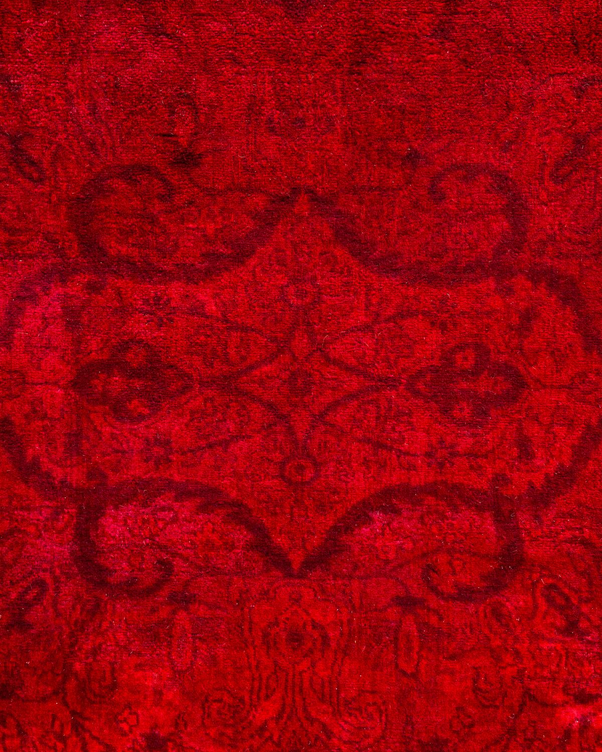 Contemporary Overdyed Hand Knotted Wool Red Area Rug (Pakistanisch) im Angebot