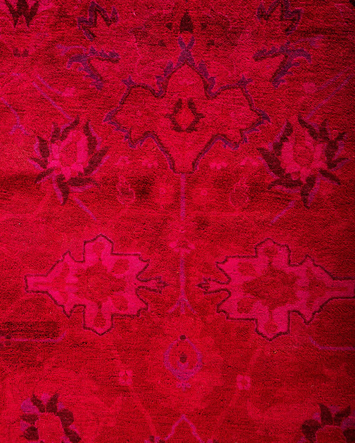 Alfombra de lana roja teñida a mano contemporánea Pakistaní en venta