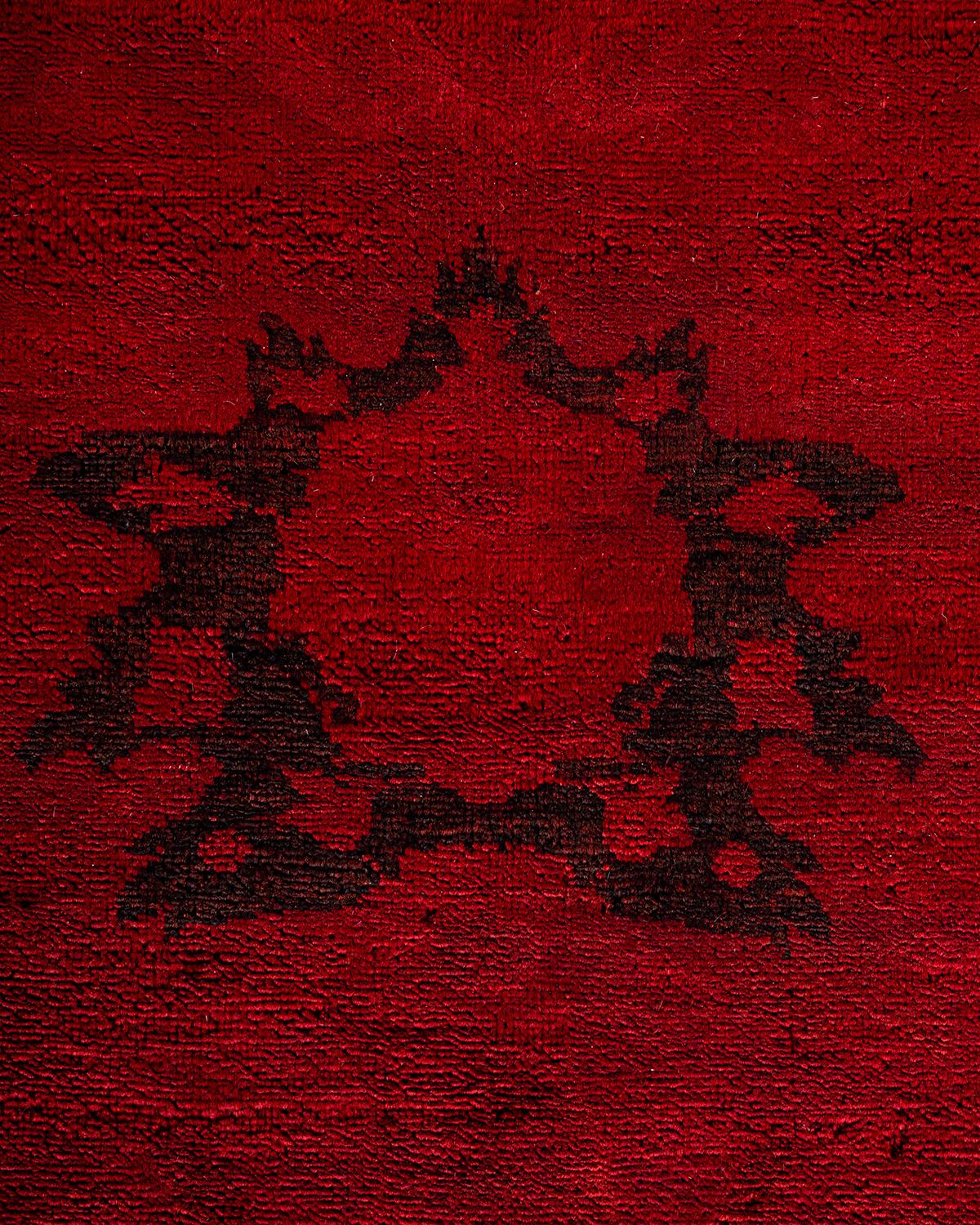 Contemporary Overdyed Hand Knotted Wool Red Area Rug (Pakistanisch) im Angebot