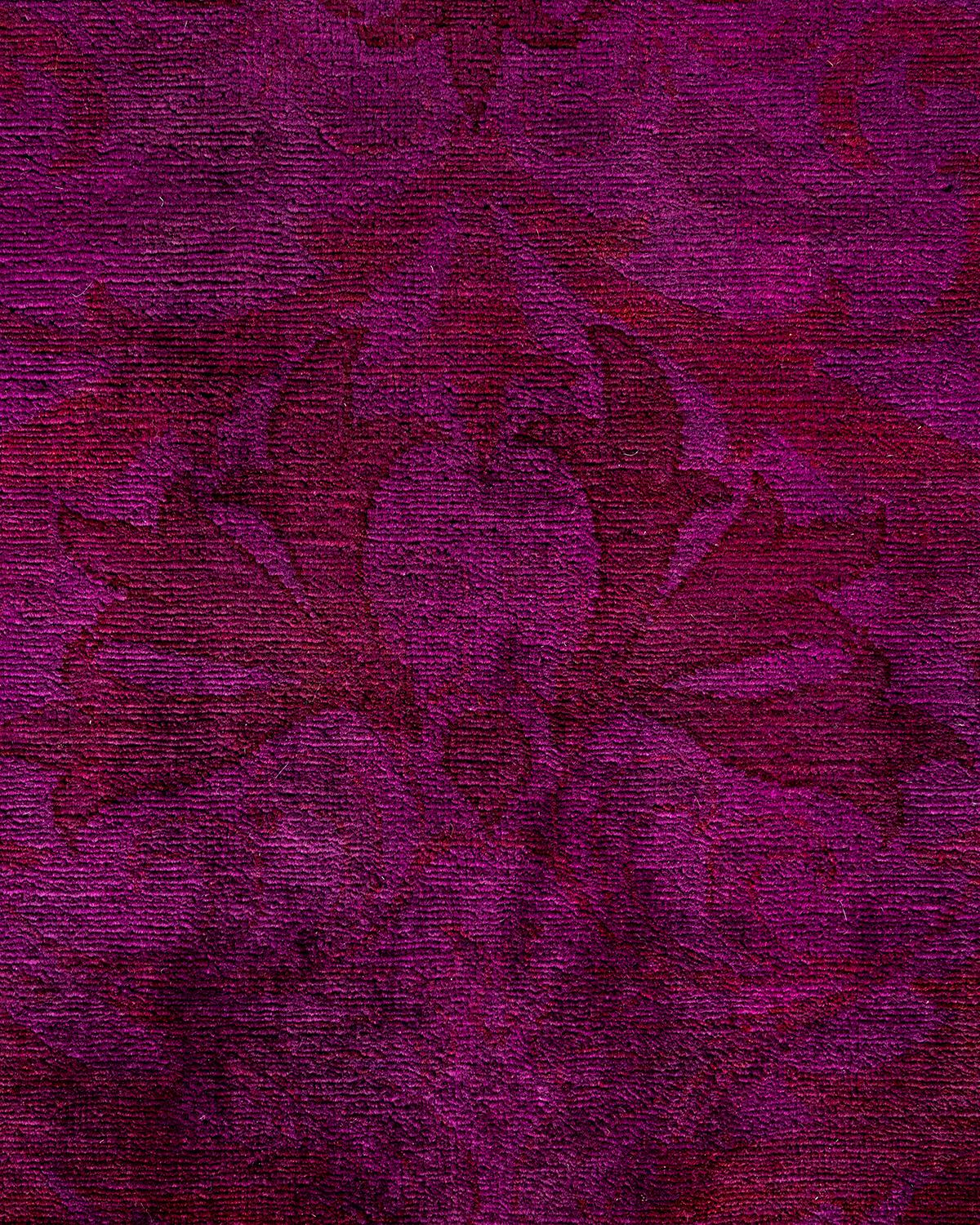 Contemporary Overdyed Hand Knotted Wool Red Area Rug (Pakistanisch) im Angebot
