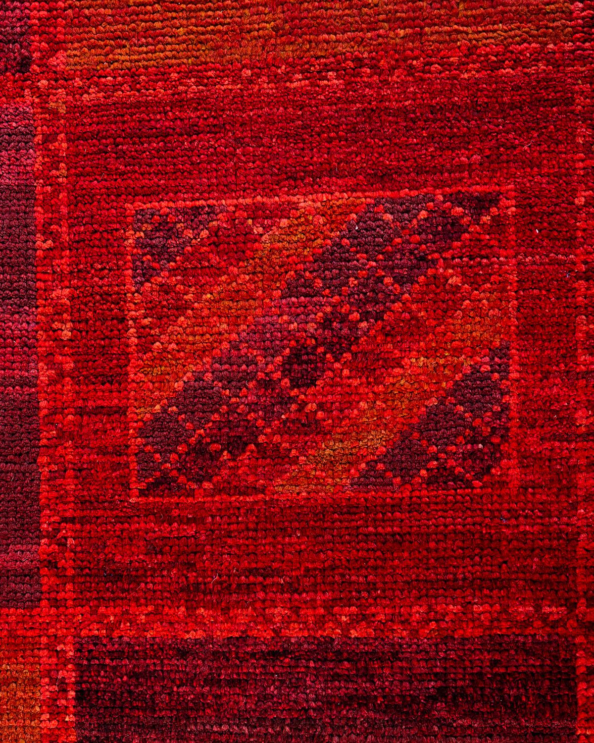 Contemporary Overdyed Hand Knotted Wool Red Area Rug (Pakistanisch) im Angebot