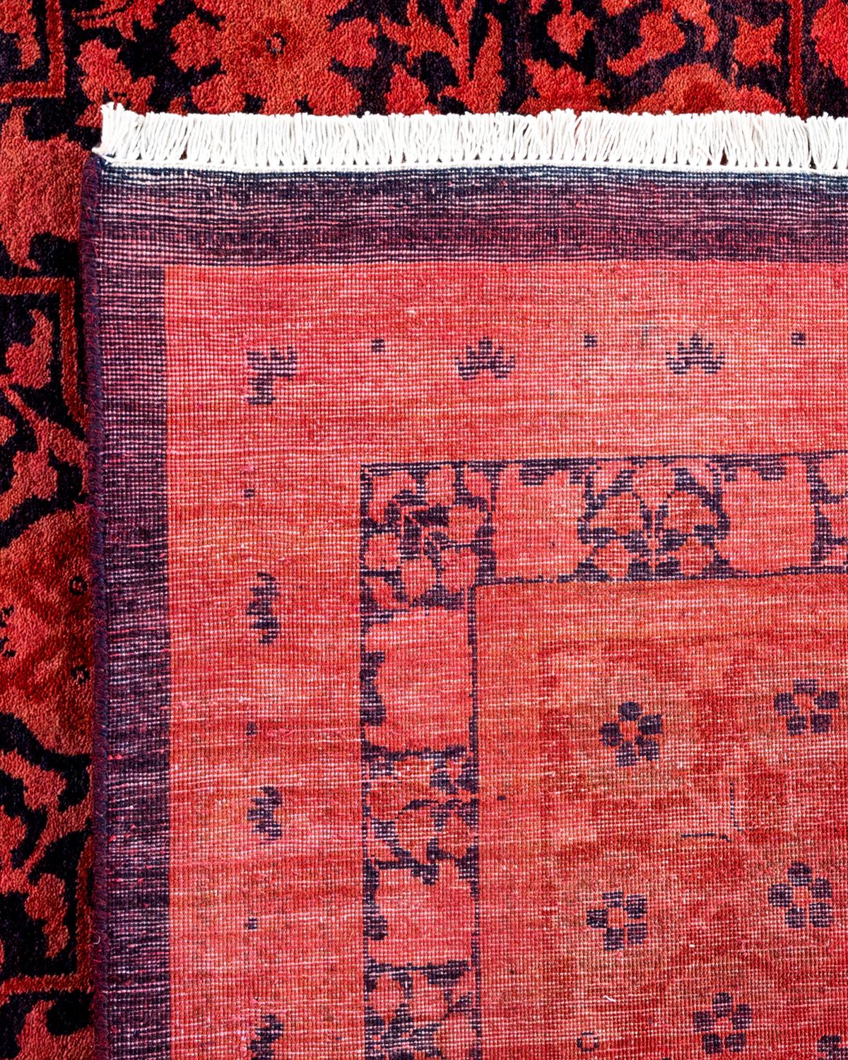 Contemporary Overdyed Hand Knotted Wool Red Area Rug (21. Jahrhundert und zeitgenössisch) im Angebot