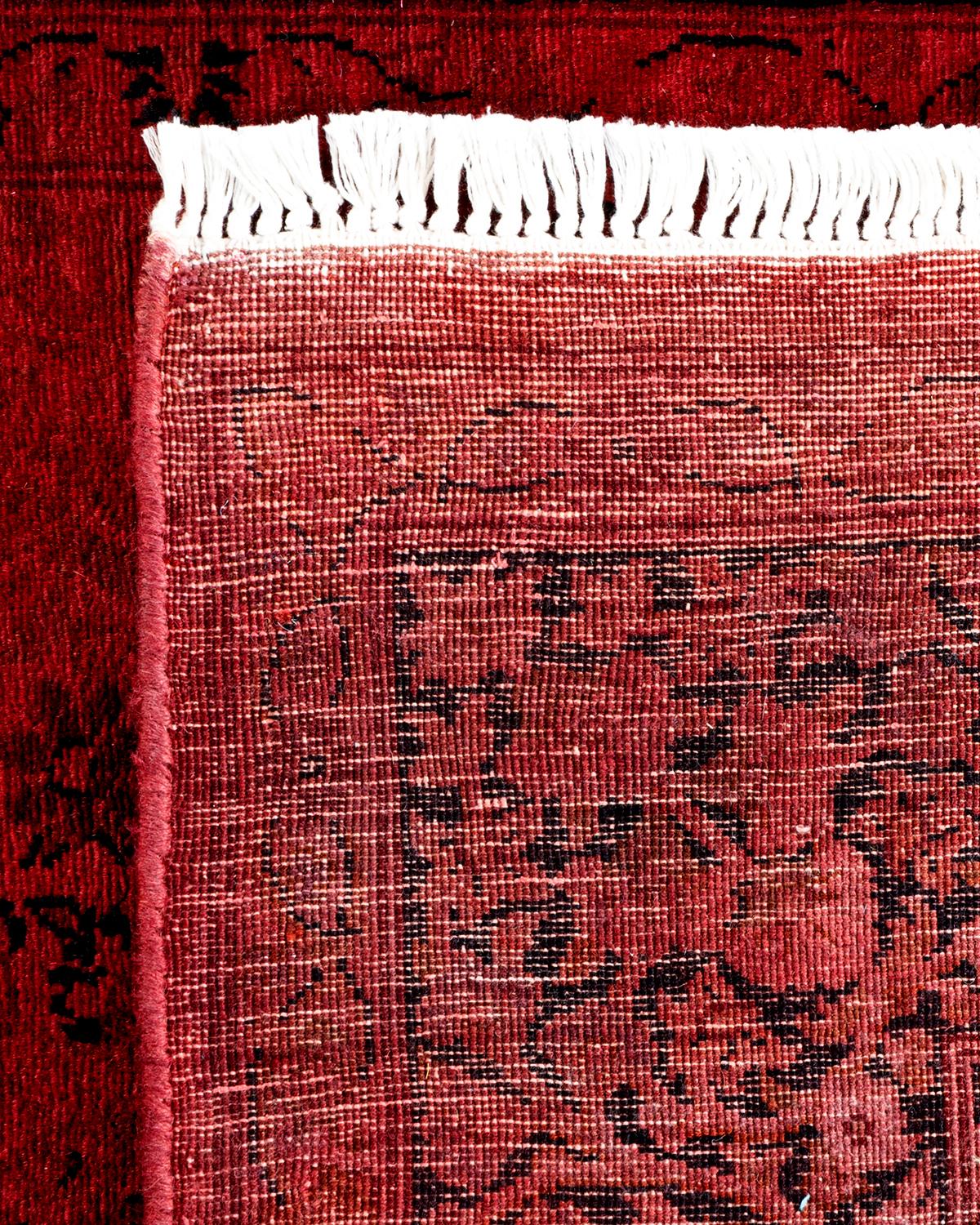 Contemporary Overdyed Hand Knotted Wool Red Area Rug (21. Jahrhundert und zeitgenössisch) im Angebot