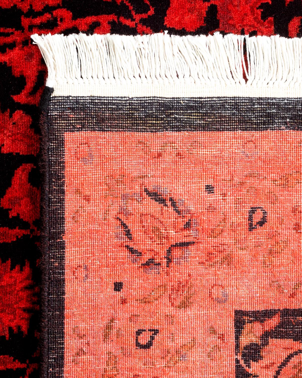 Contemporary Overdyed Hand Knotted Wool Red Area Rug (21. Jahrhundert und zeitgenössisch) im Angebot