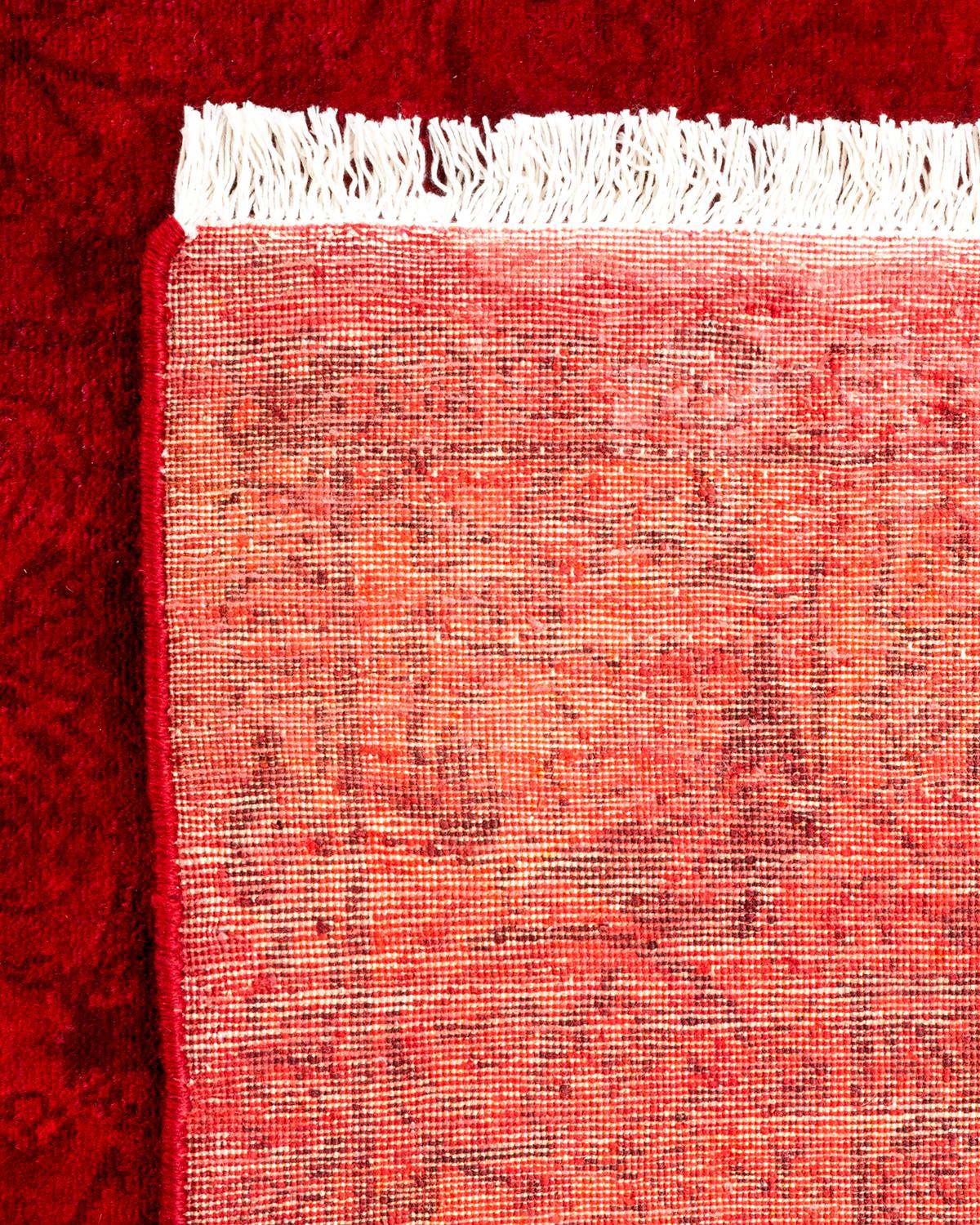 Contemporary Overdyed Hand Knotted Wool Red Area Rug (21. Jahrhundert und zeitgenössisch) im Angebot