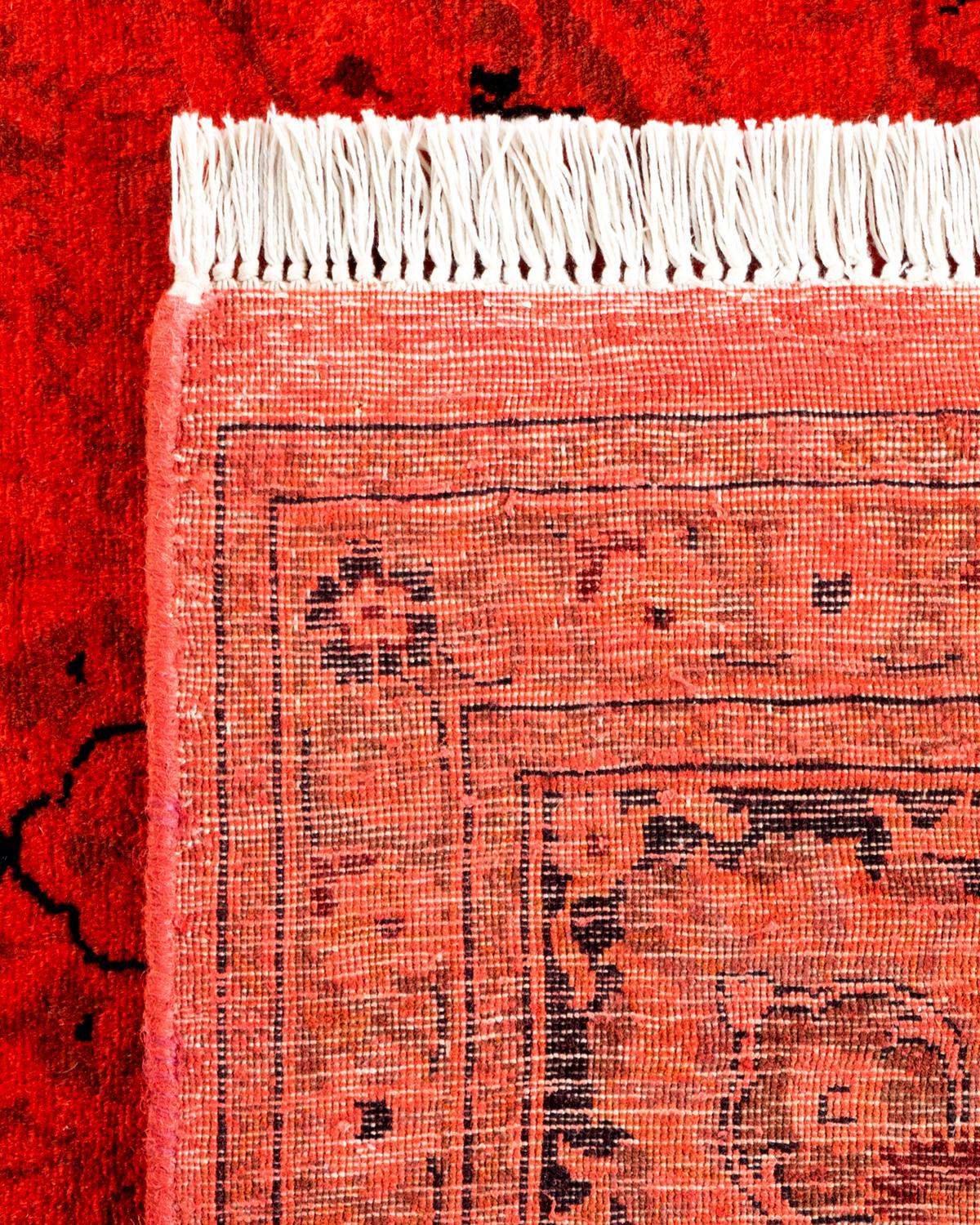 Contemporary Overdyed Hand Knotted Wool Red Area Rug (21. Jahrhundert und zeitgenössisch) im Angebot