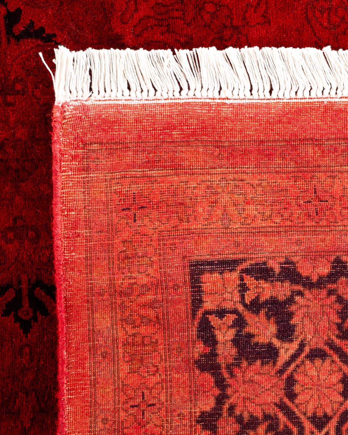 Contemporary Overdyed Hand Knotted Wool Red Area Rug (21. Jahrhundert und zeitgenössisch) im Angebot