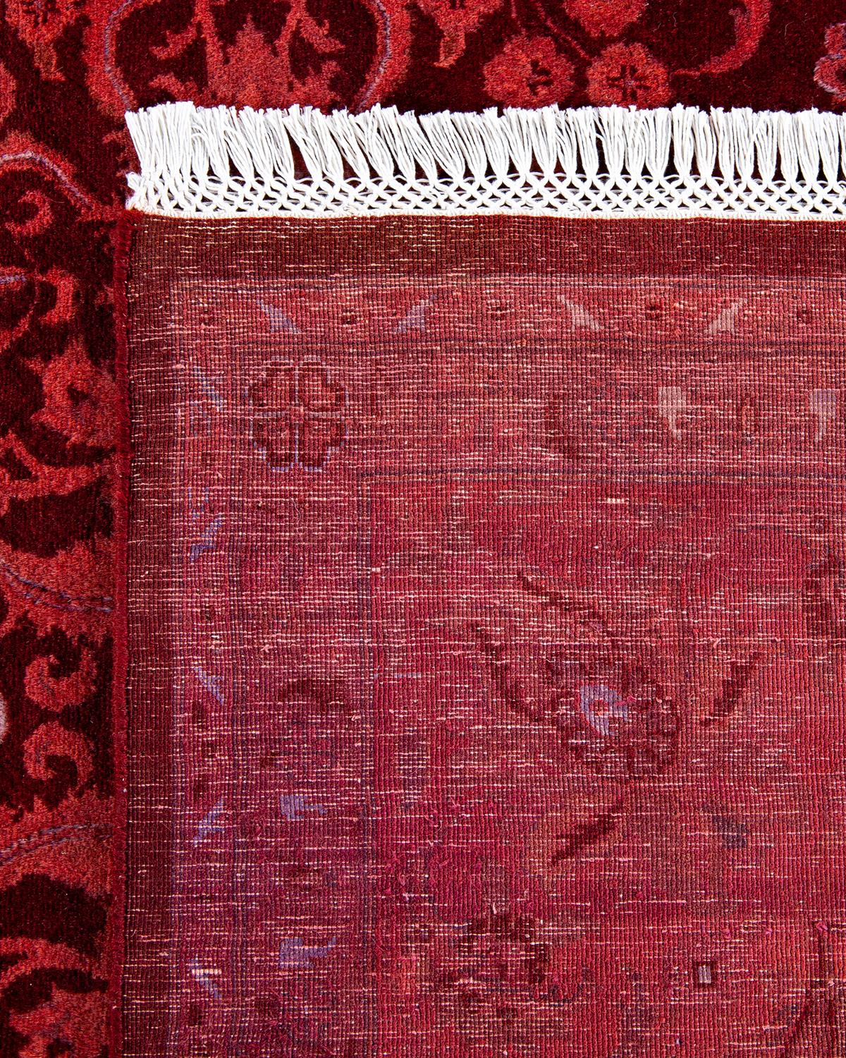 Contemporary Overdyed Hand Knotted Wool Red Area Rug (21. Jahrhundert und zeitgenössisch) im Angebot