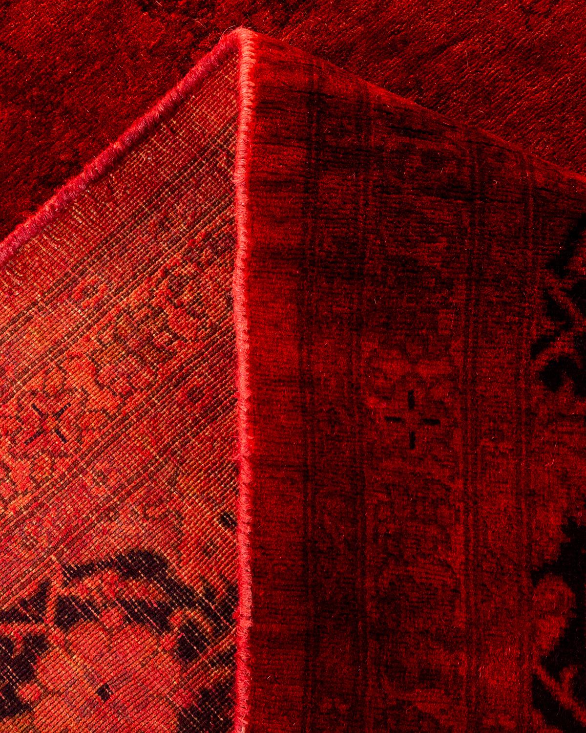 Contemporary Overdyed Hand Knotted Wool Red Area Rug (Wolle) im Angebot