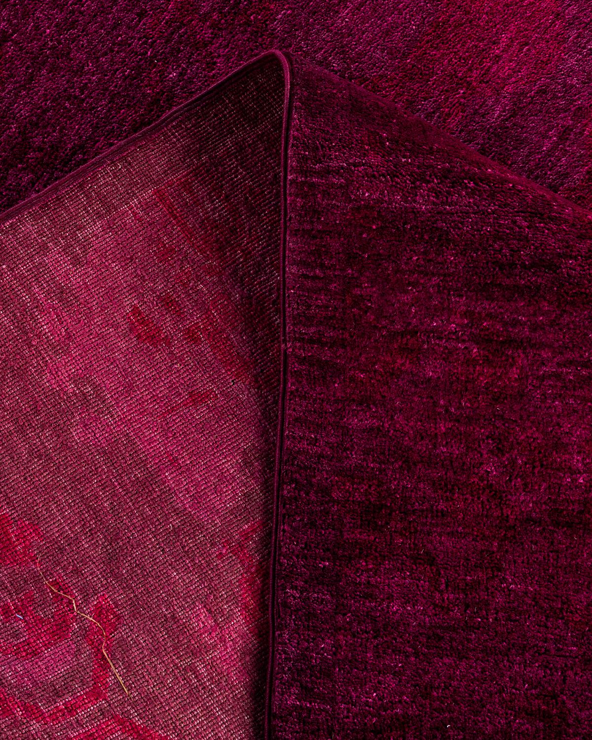 Contemporary Overdyed Hand Knotted Wool Red Area Rug (Wolle) im Angebot