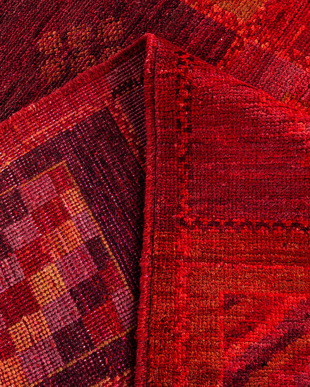 Contemporary Overdyed Hand Knotted Wool Red Area Rug (Wolle) im Angebot