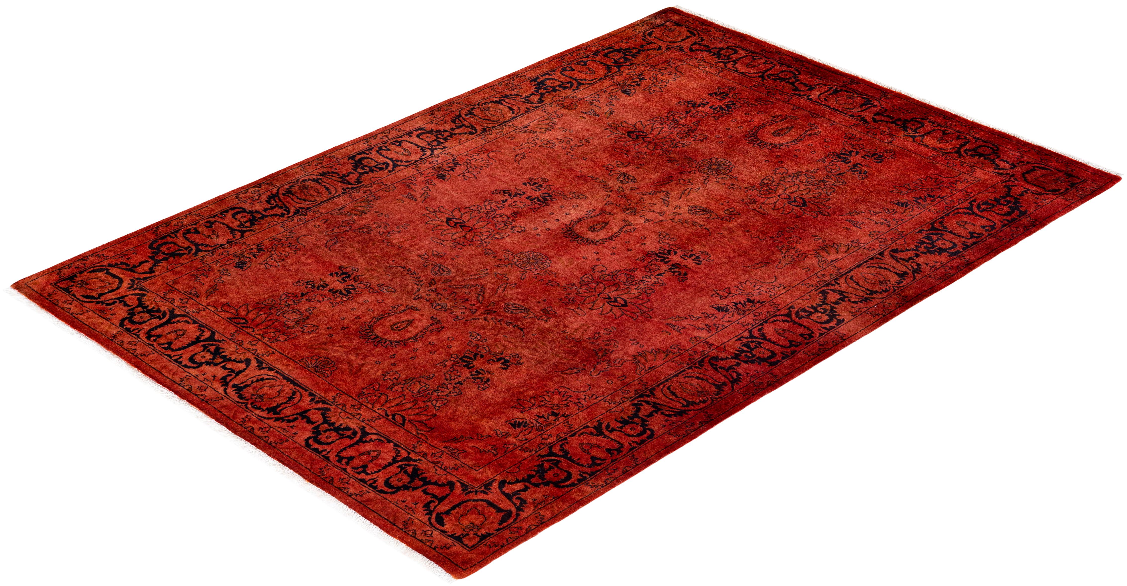 Alfombra de lana roja teñida a mano contemporánea en venta 2