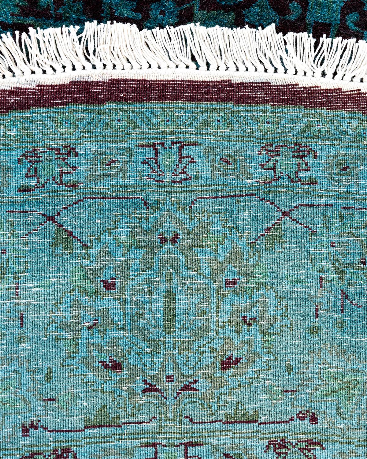 Contemporary Overdyed Hand Knotted Wool Blue Round Area Rug (21. Jahrhundert und zeitgenössisch) im Angebot