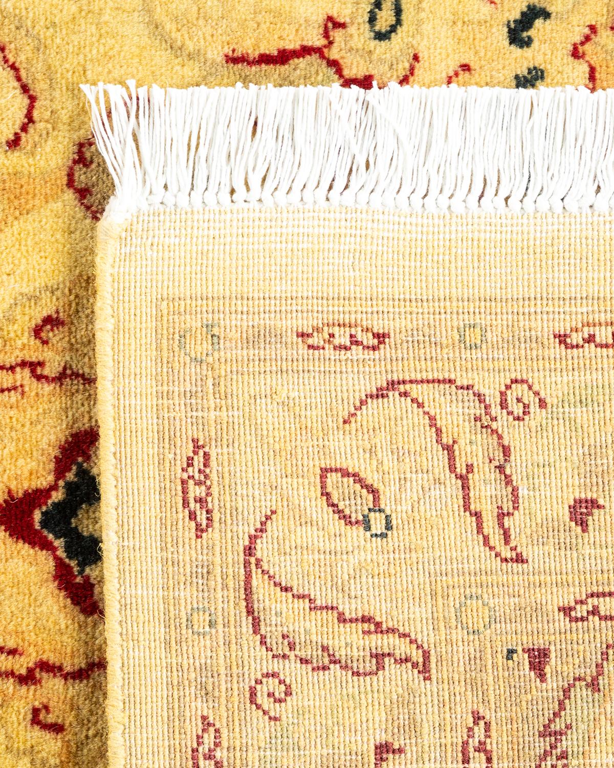 XXIe siècle et contemporain Chemin de table contemporain en laine surteinte nouée à la main jaune en vente