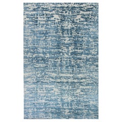 Alfombra contemporánea sobredimensionada azul, blanca y aguamarina de Doris Leslie Blau