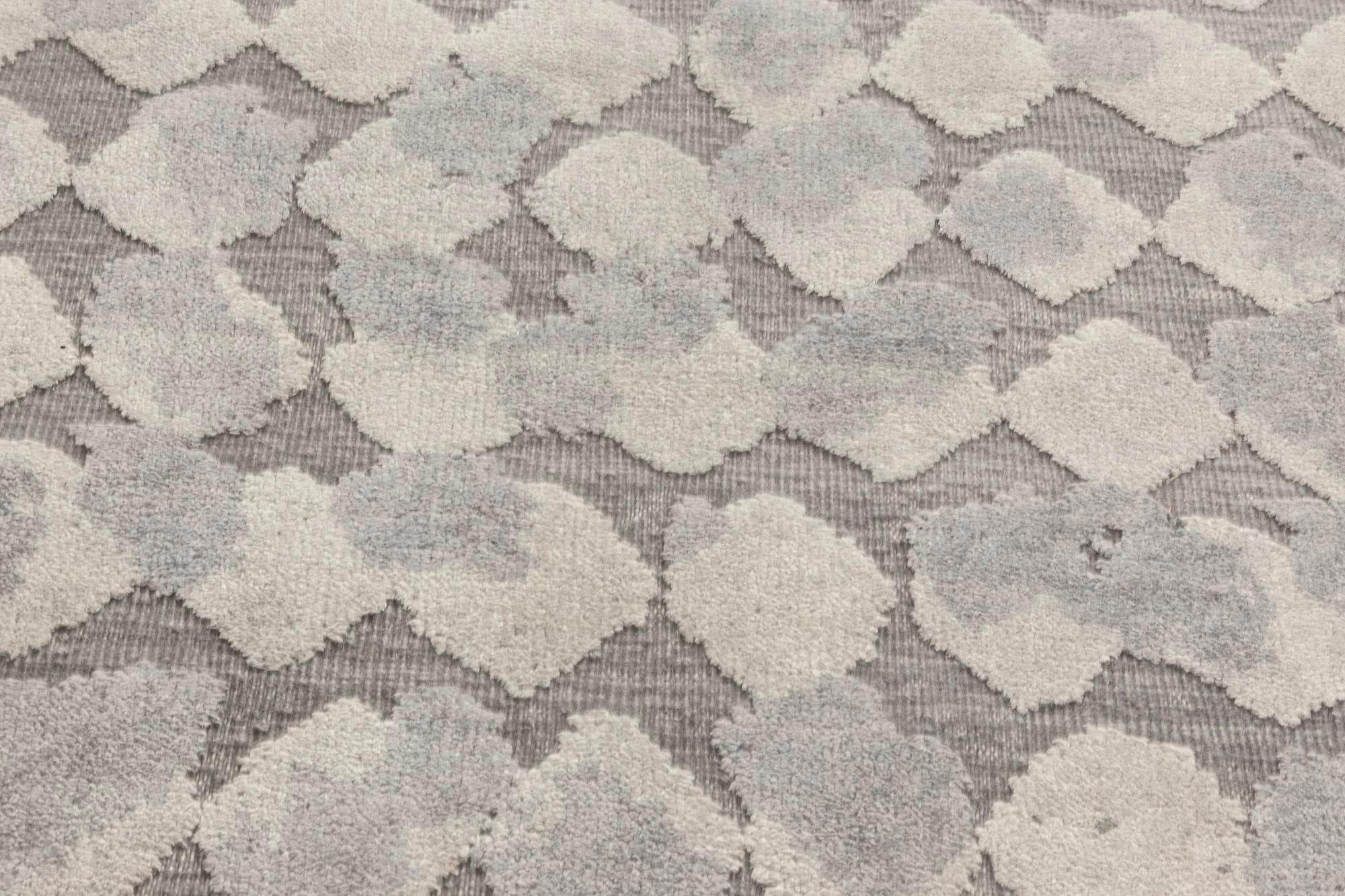 Zeitgenössischer übergroßer Pazifischer Kieselstein-Teppich aus Seide und Wolle von Doris Leslie Blau (Indisch) im Angebot