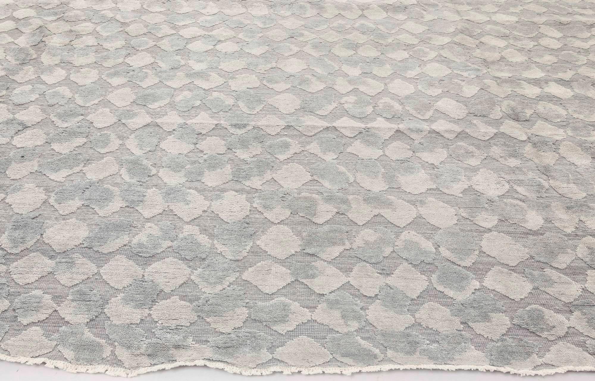 Zeitgenössischer übergroßer Pazifischer Kieselstein-Teppich aus Seide und Wolle von Doris Leslie Blau (21. Jahrhundert und zeitgenössisch) im Angebot