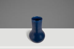 Jarrón contemporáneo de cerámica artesanal de gran tamaño, esmaltado en azul polvo, EE. UU., década de 1980