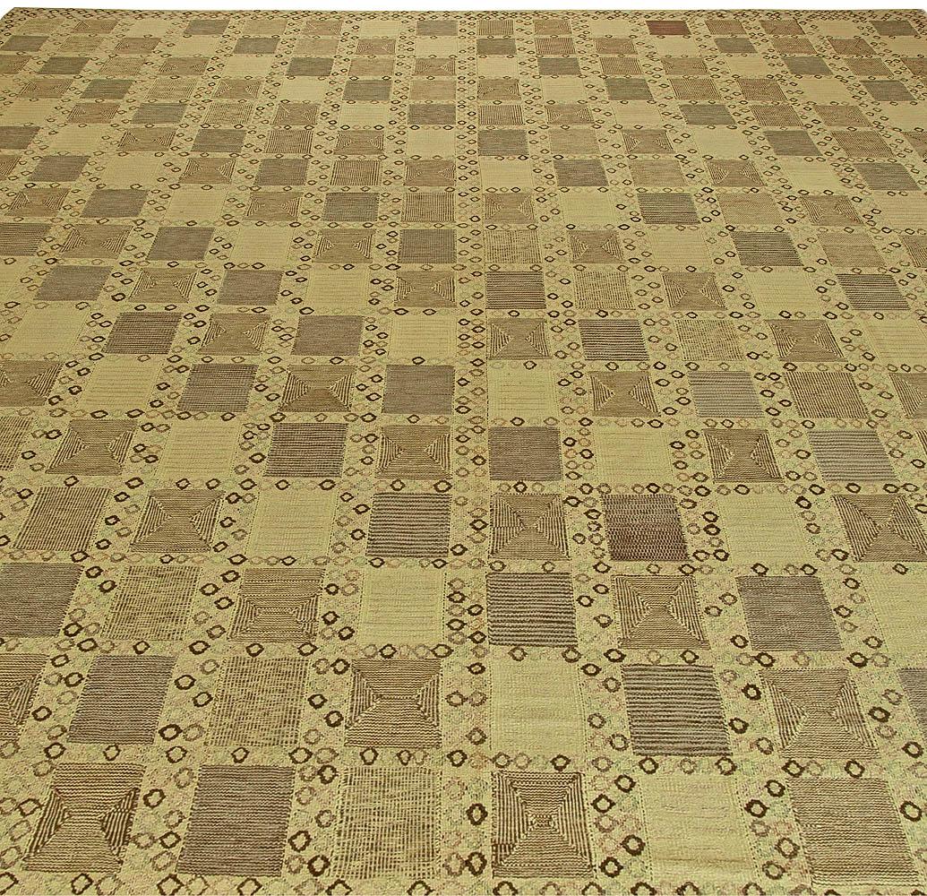 Contemporary oversized swedish design rug by Doris Leslie Blau.
Size: 15.8