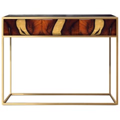 Table console contemporaine Oxara avec placage en chêne et laiton, incrustation en cuivre