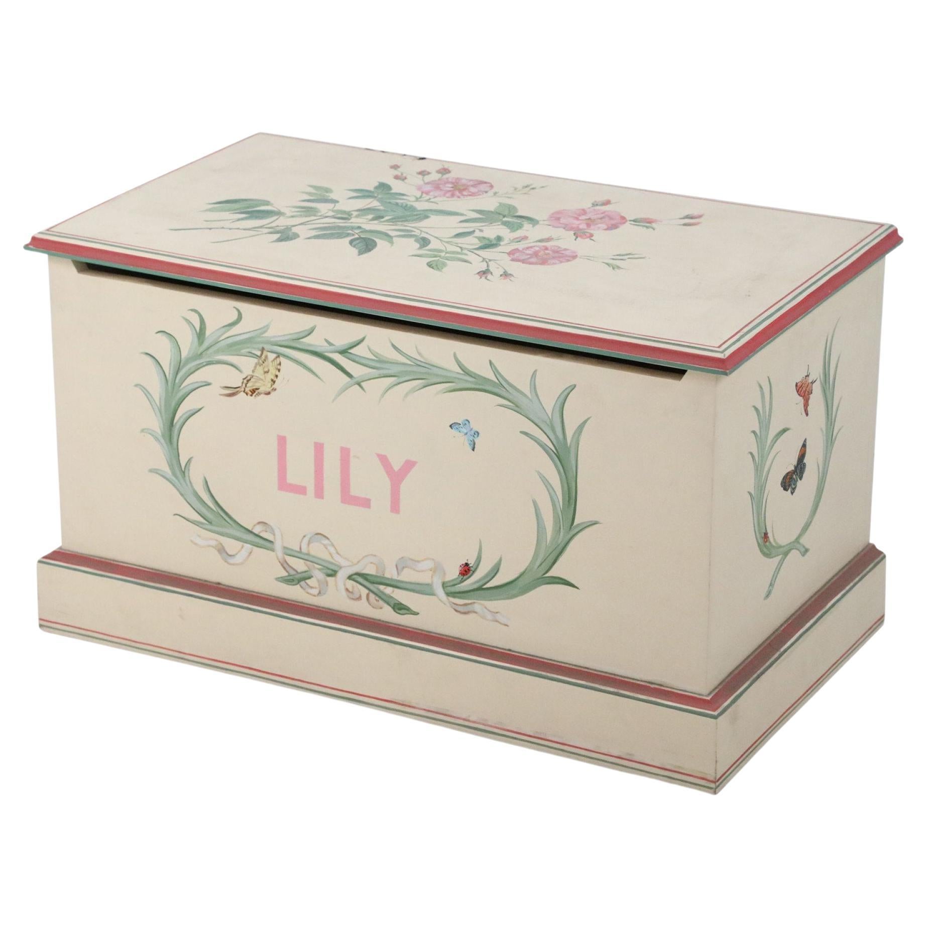Contemporary Painted Beige and Floral Floor Trunk For Sale