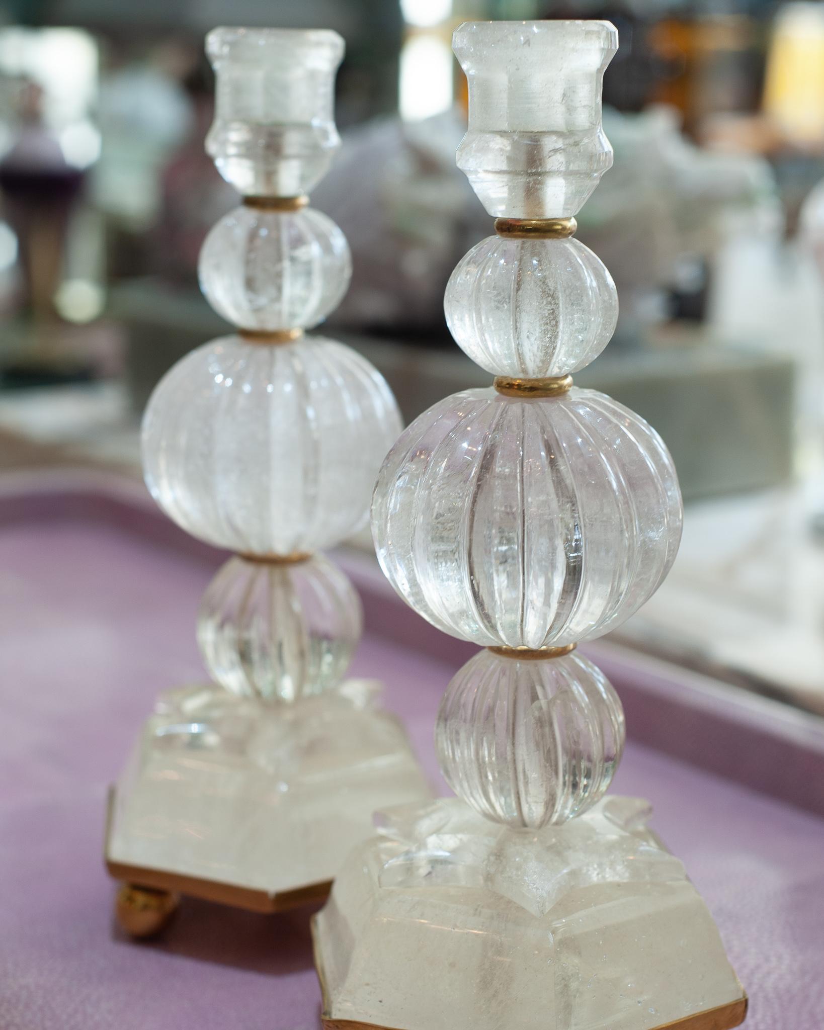 Contemporary Paar klare Bergkristall-Quarz-Kerzenhalter mit Stern-Motiv im Zustand „Neu“ im Angebot in Toronto, ON