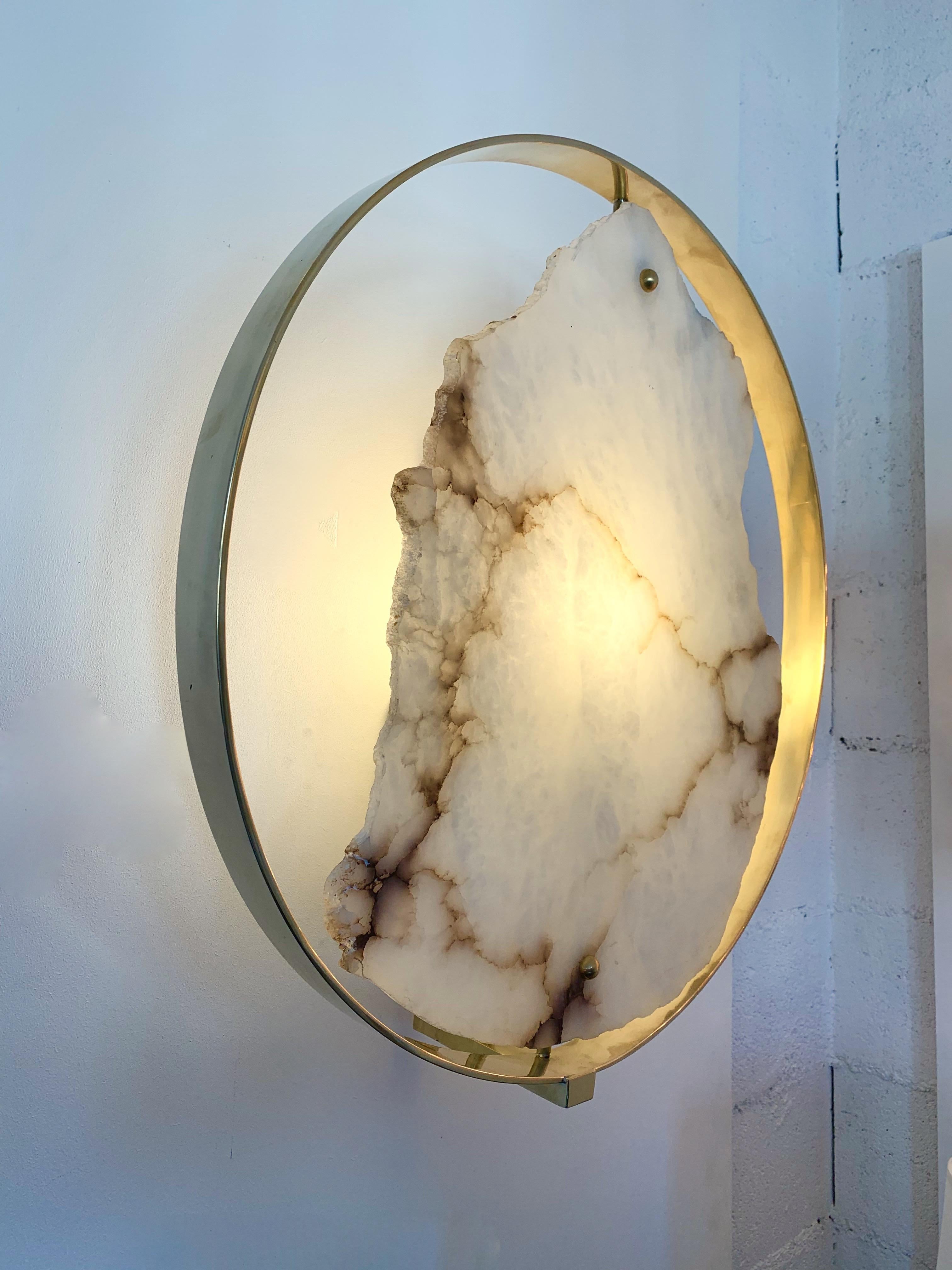 Contemporary Pair of Alabaster Circle Brass Sconces, Italy 4