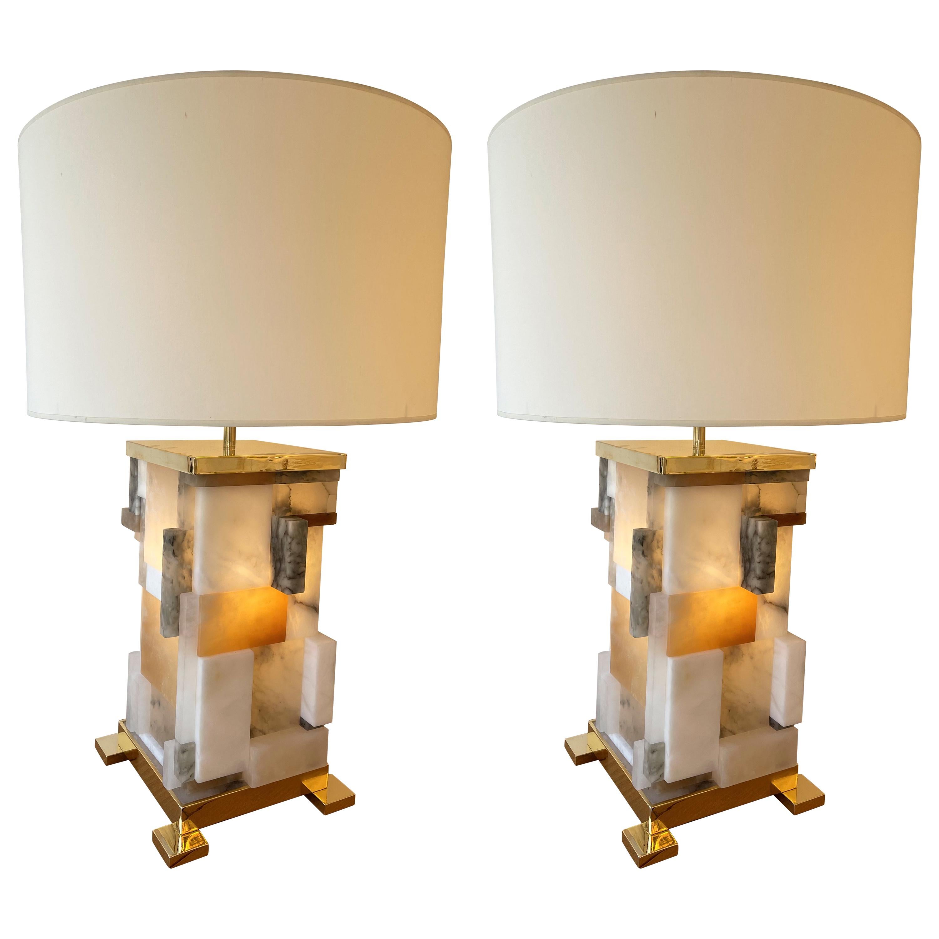 Contemporary Pair of Alabaster Gilt Metal Cubismi Lamps by Cagianelli, Italy