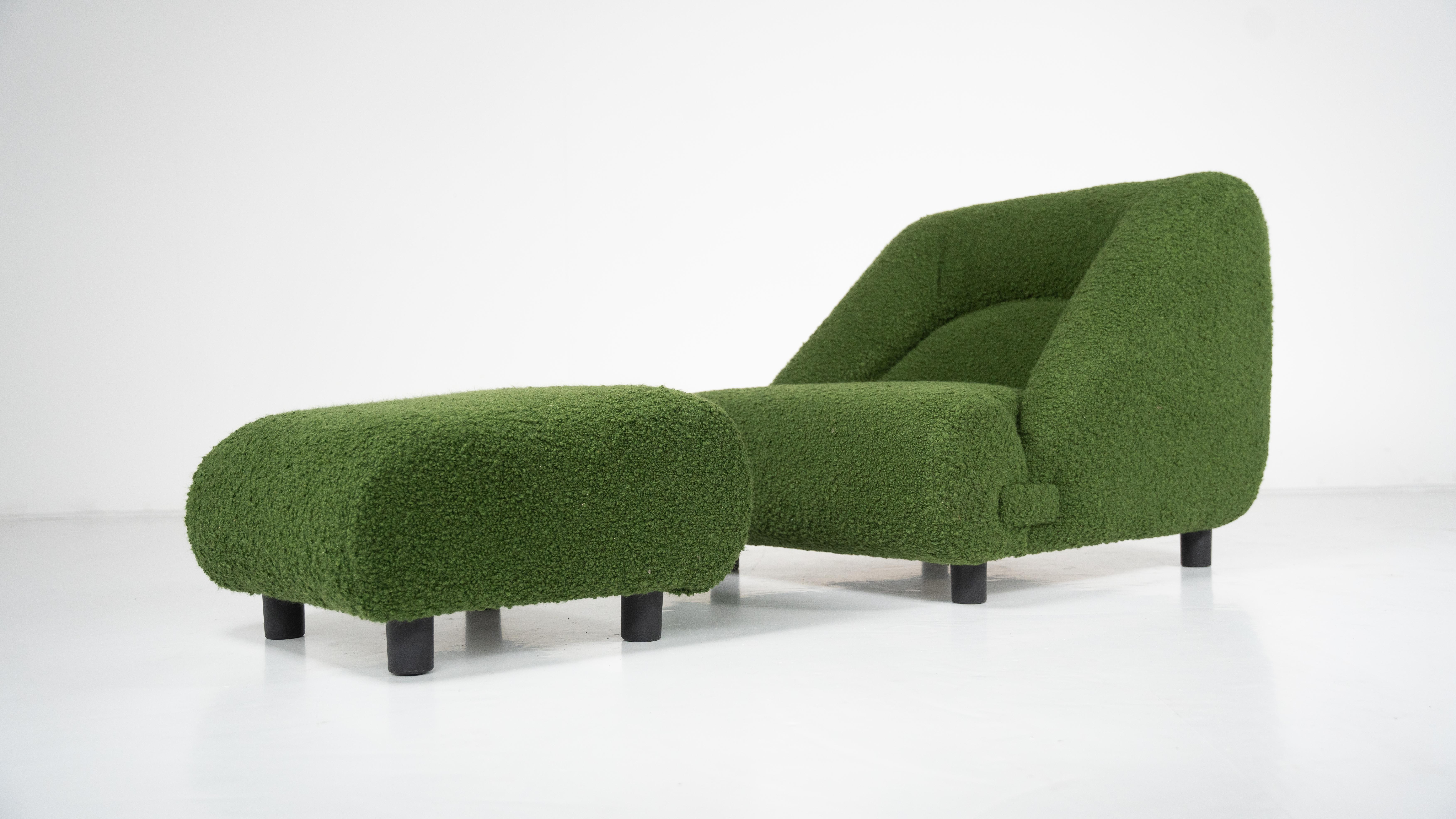 Pareja de sillones contemporáneos con otomana, tapicería verde, Italia Tela