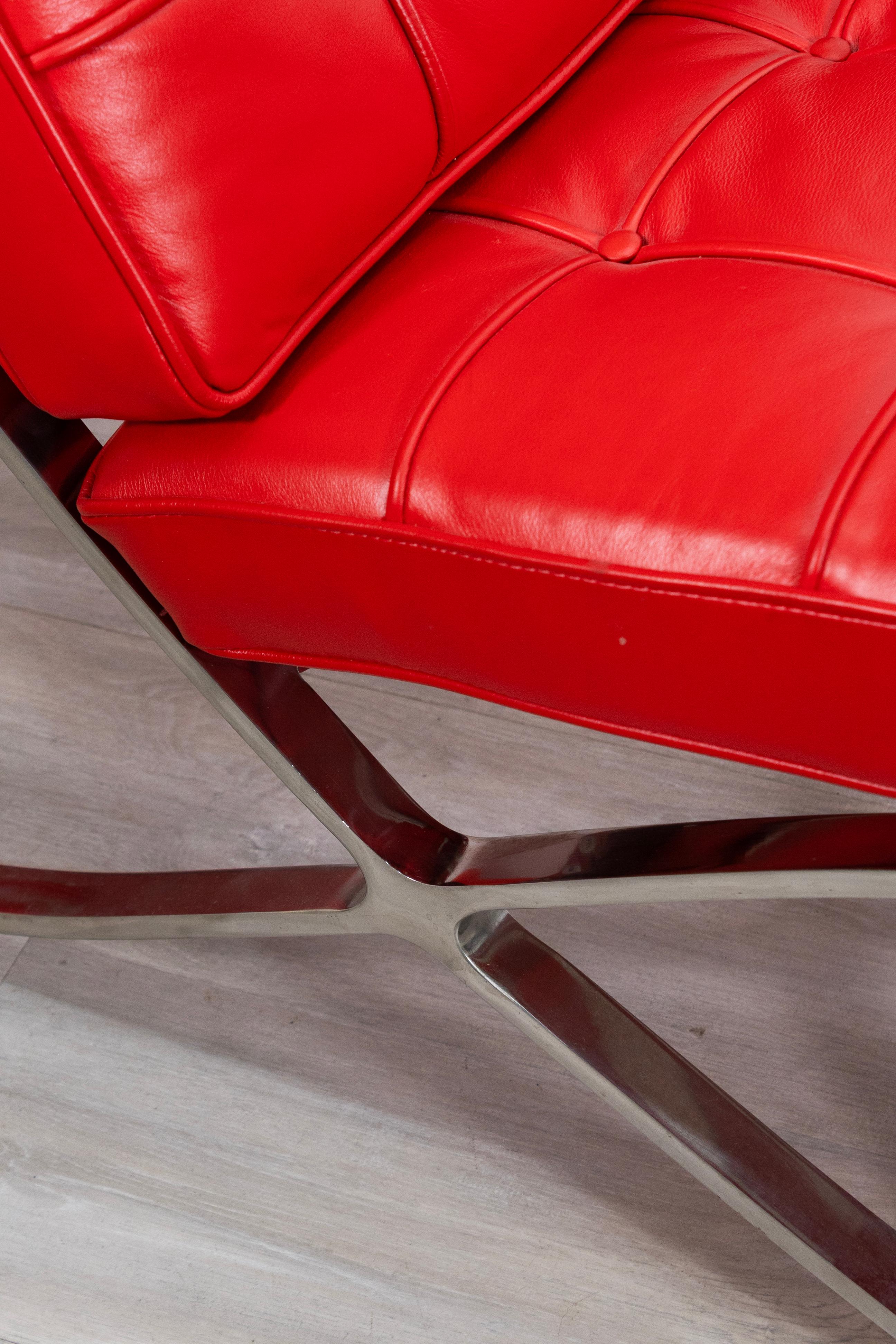 Coppia di sedie da salotto in stile contemporaneo in pelle rossa Ferrari e cromo in vendita 3