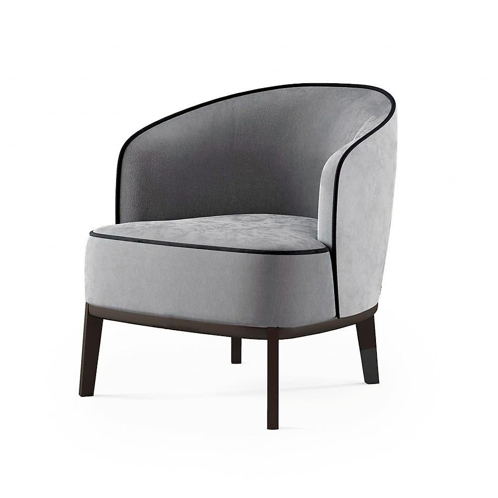 Zeitgenössisches Paar Faßsessel aus Auberginen-Samt - Mondo Design Studio im Zustand „Neu“ im Angebot in NEW YORK, NY