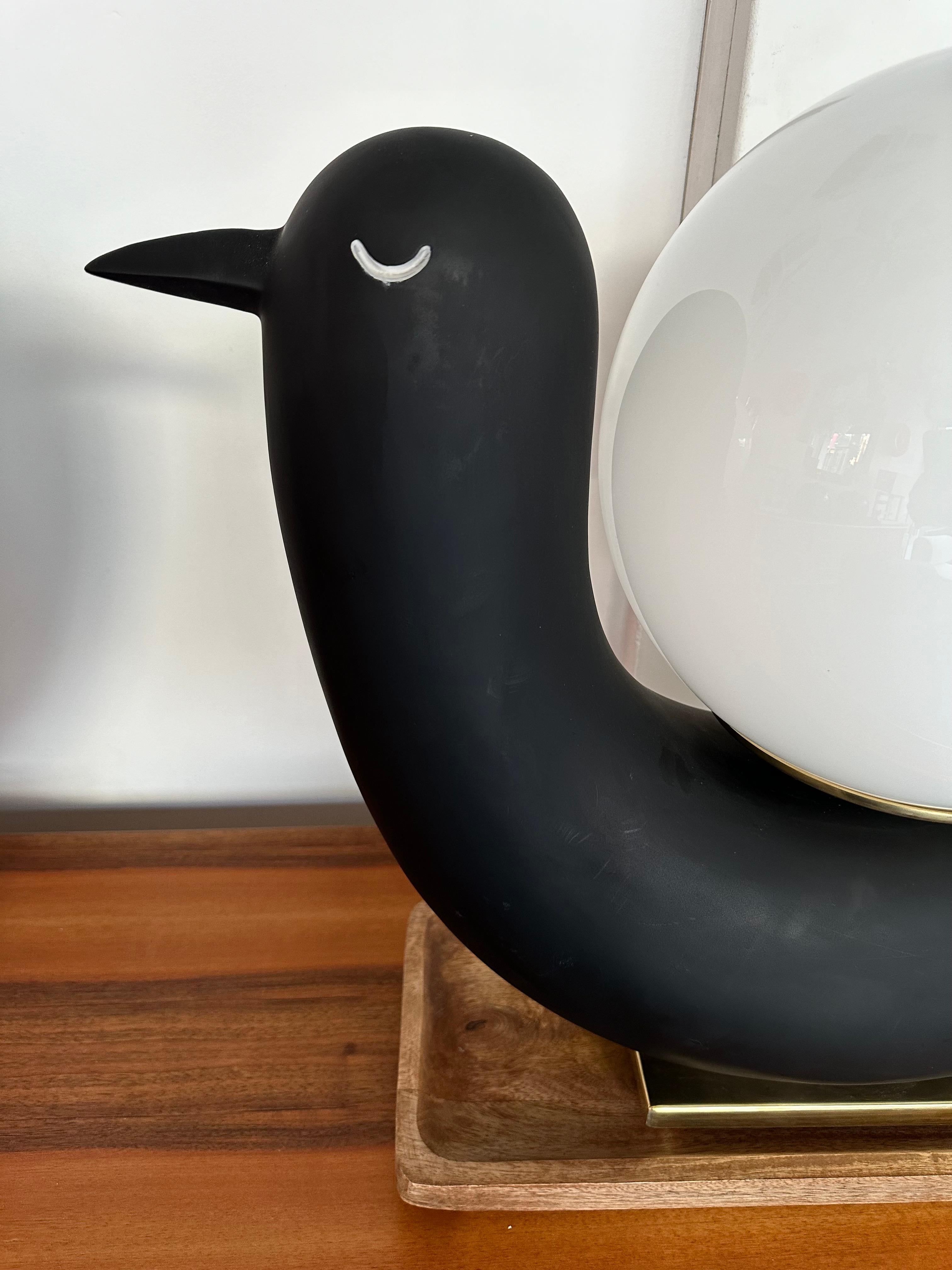Résine Paire de lampes-oiseaux contemporaines Verre opalin de Murano Laiton et Wood, Italie en vente
